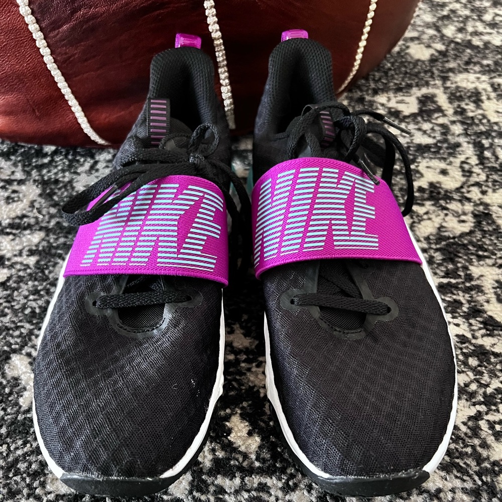 Women’s Nikes 8.5